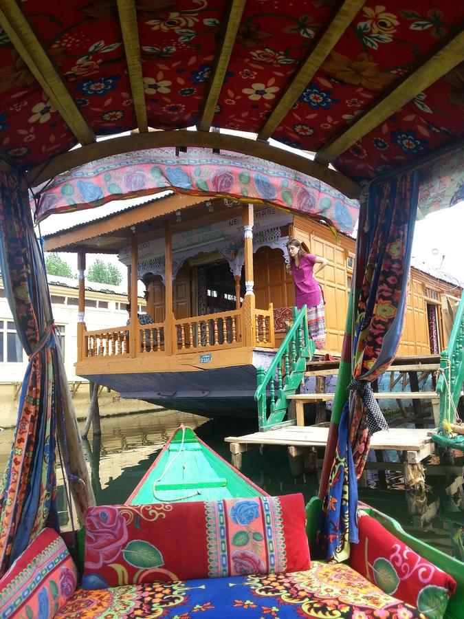 Houseboat - City Of Kashmir Hotel Srinagar  Exterior photo