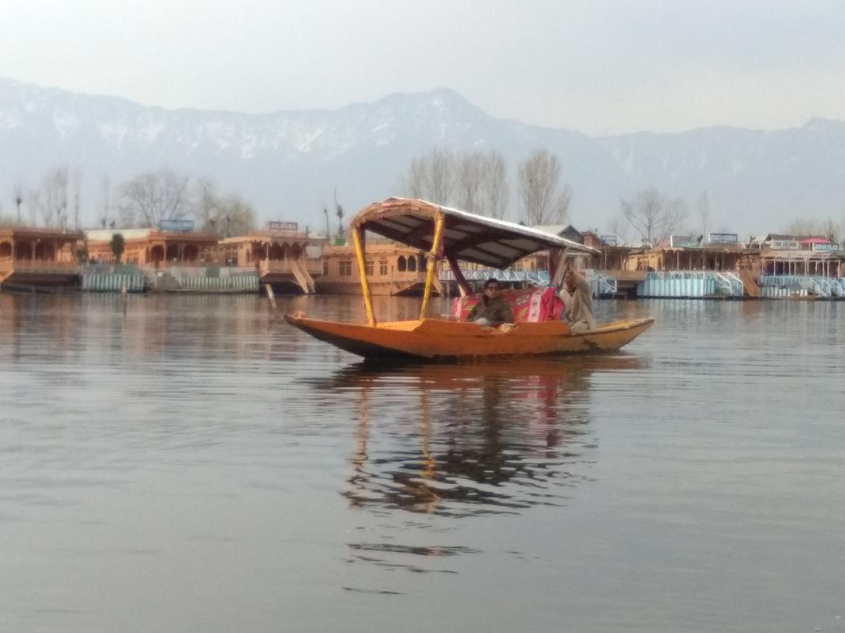 Houseboat - City Of Kashmir Hotel Srinagar  Exterior photo