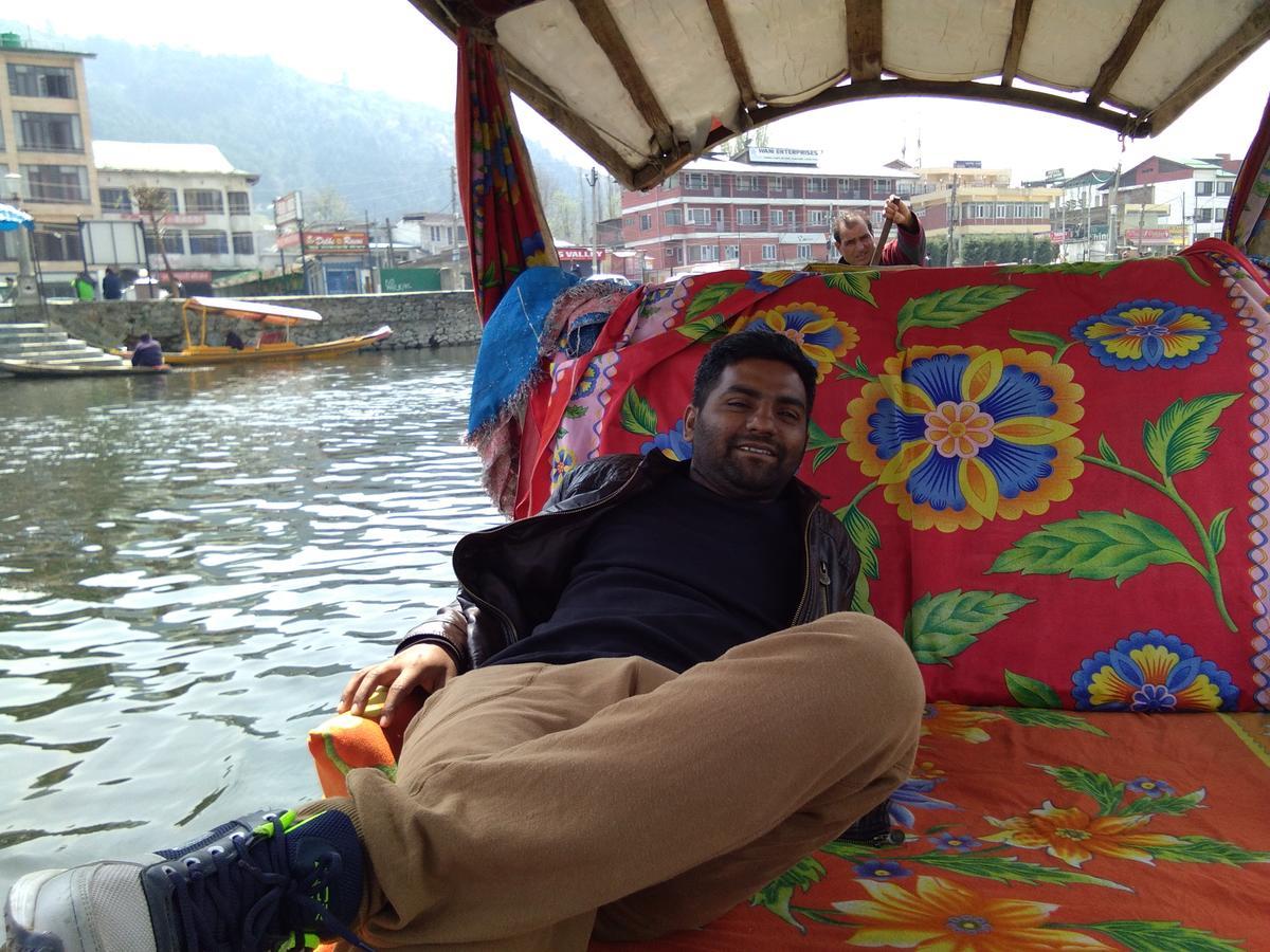 Houseboat - City Of Kashmir Hotel Srinagar  Exterior photo