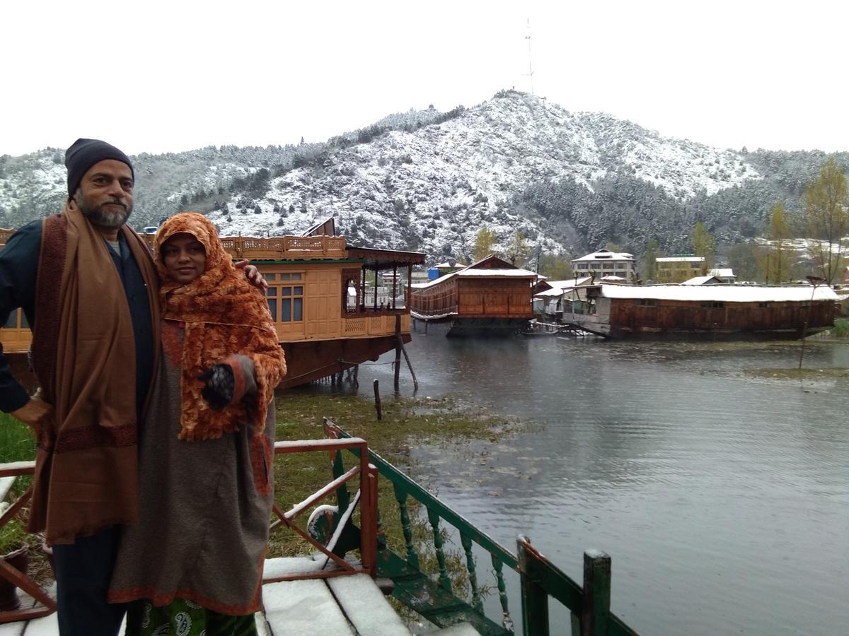 Houseboat - City Of Kashmir Hotel Srinagar  Exterior photo