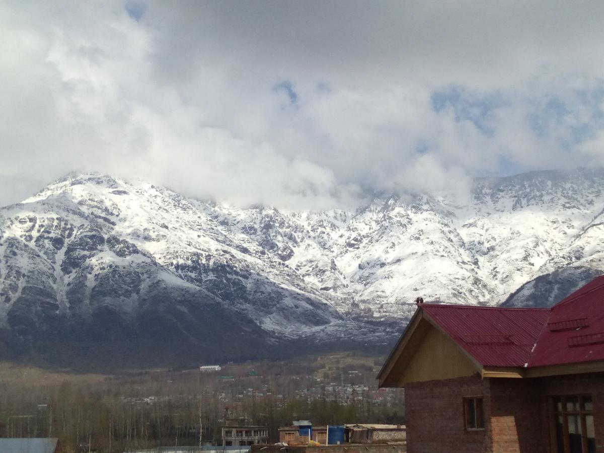 Houseboat - City Of Kashmir Hotel Srinagar  Exterior photo